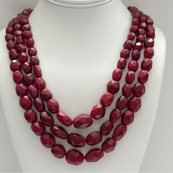 Stunning Triple Strand Red Ruby Graduated Bead Necklace - Picture 2 of 15